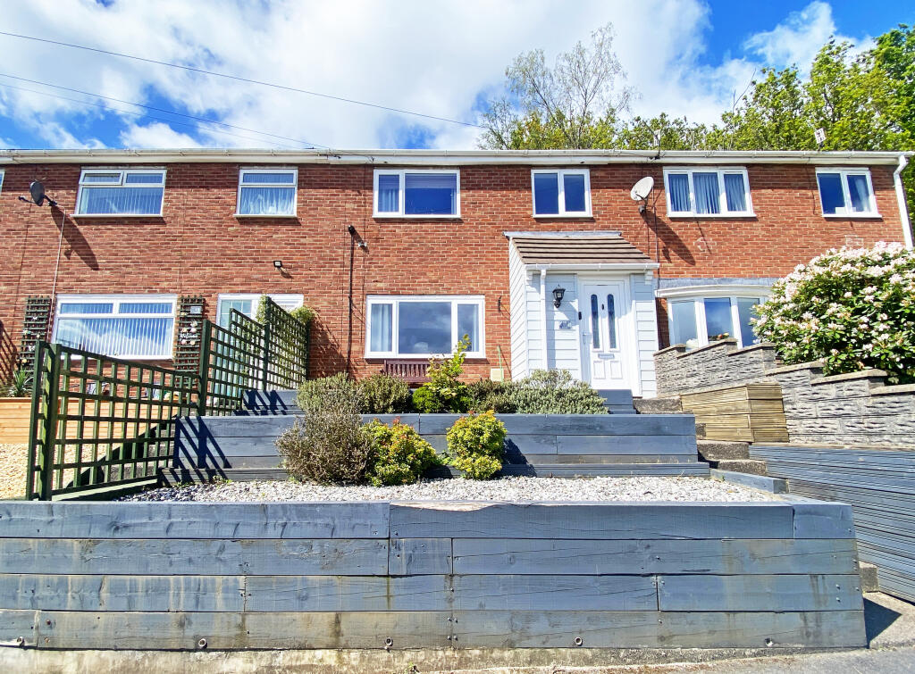 Main image of property: Derwen Close, Ystrad Mynach, Hengoed, CF82 7DE