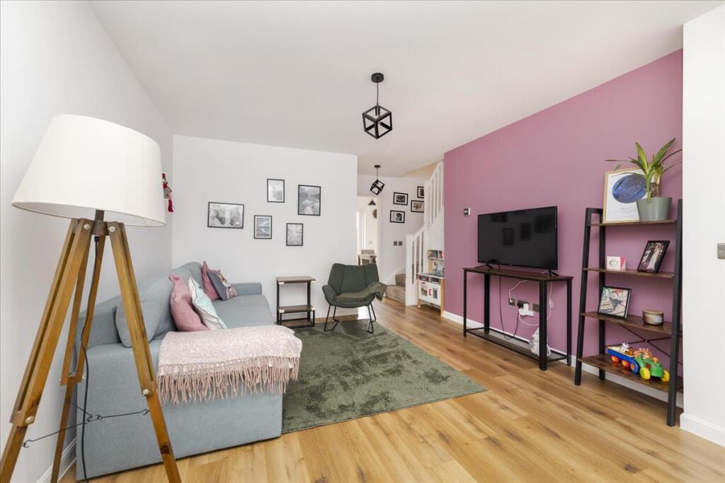 9 Whitehouse Road, Gorebridge, EH23 - View 5