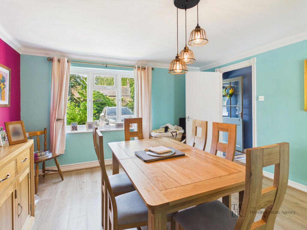 Ashcroft Lane, Finchdean, PO8 - More