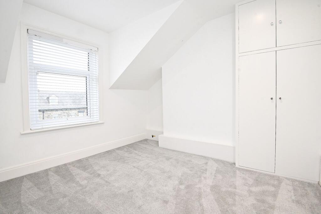 Apartment in Harrogate, Woodfield - More