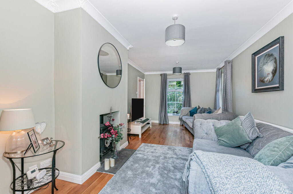 House in Hull - View 4