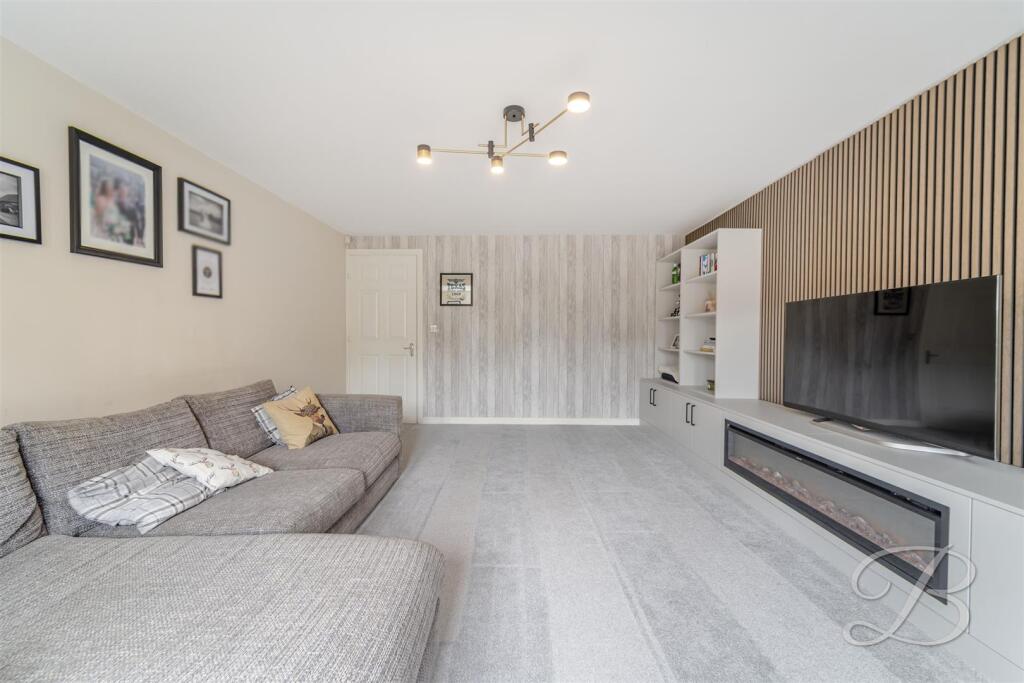 House in Mansfield, Berry Hill - View 4