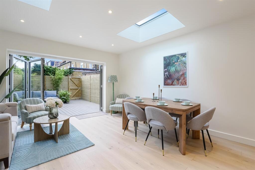 Apartment in London - View 4