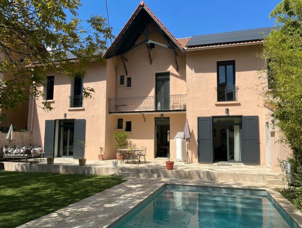 Main image of property: Provence-Alps-Cote d`Azur, Alpes-de-Haute-Provence, Digne-les-Bains