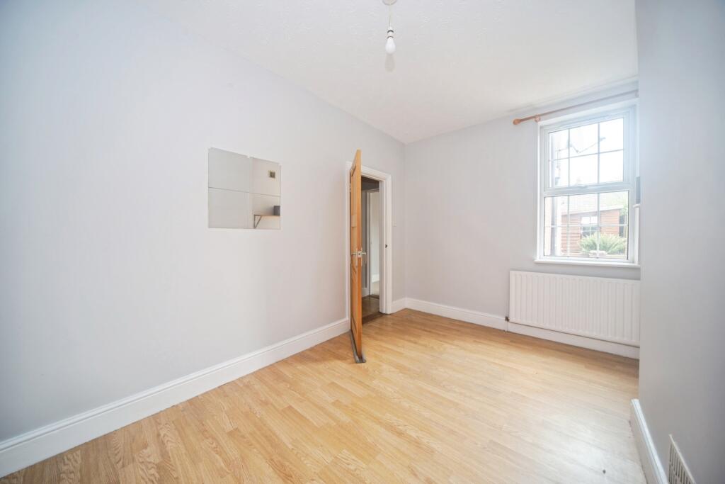 House in Southampton - View 5