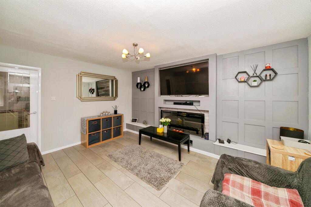 Bramford Close, WIRRAL photo 4