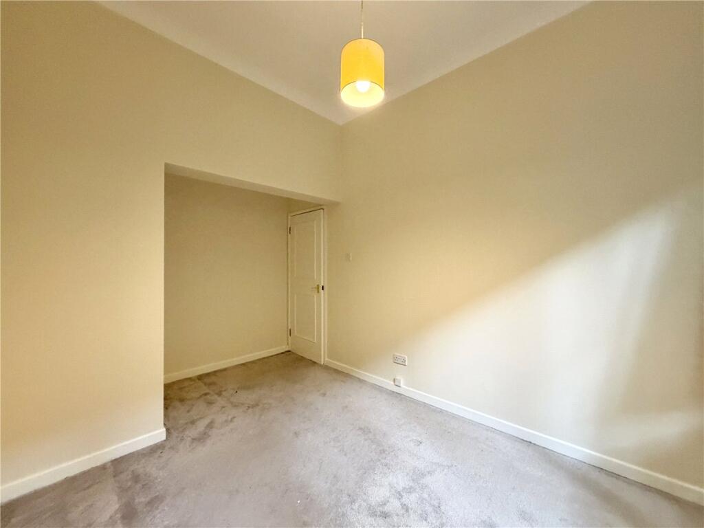 Apartment in Bournemouth, West Cliff - More