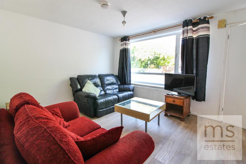 Main image of property: BILLS OPTION £100pppw Forsythia Gardens, Lenton, Nottingham