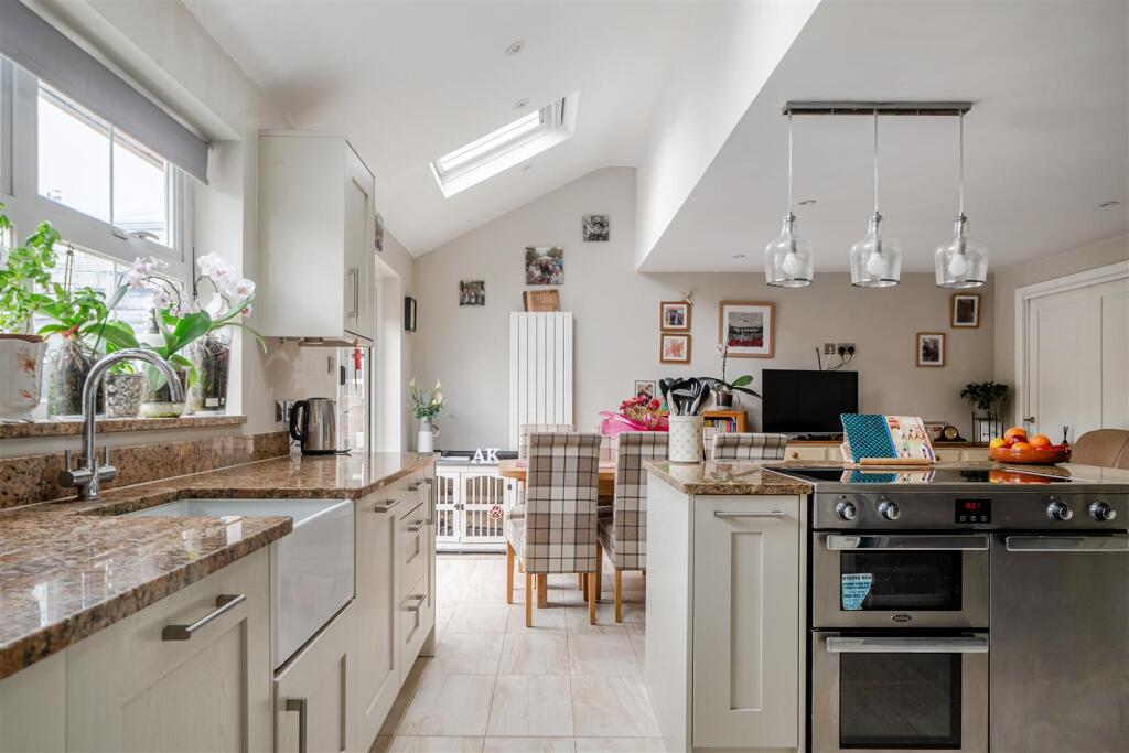 House in Swindon - View 4