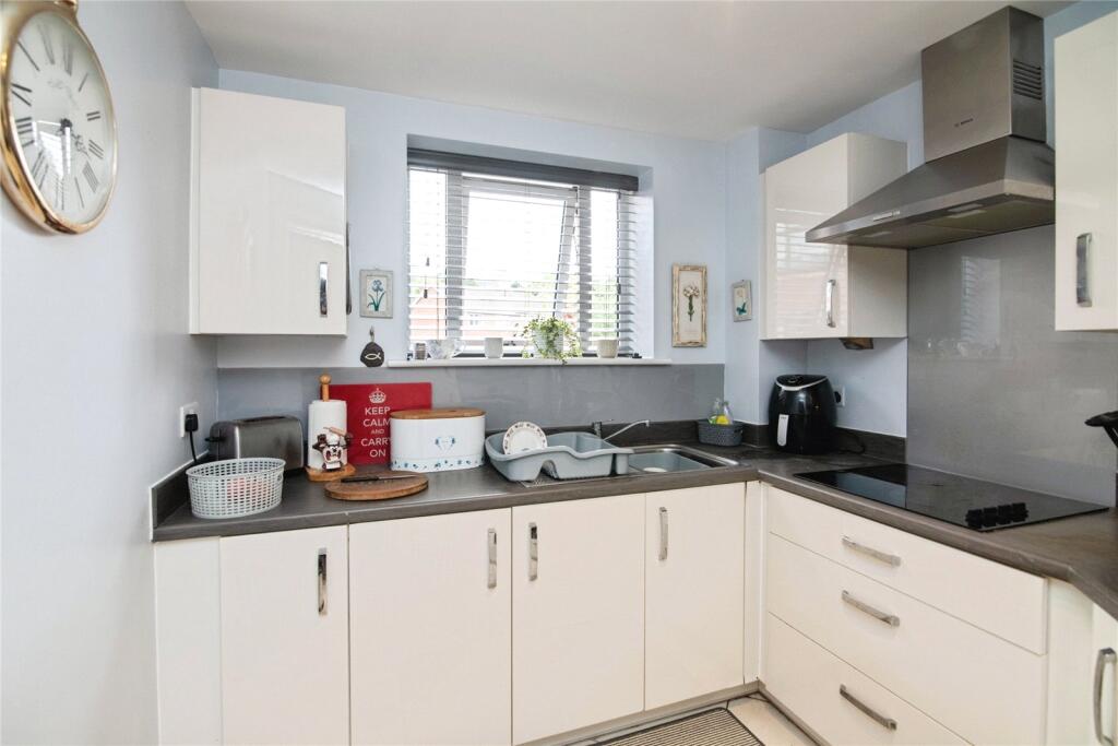 Apartment in Redditch, Riverside - View 5