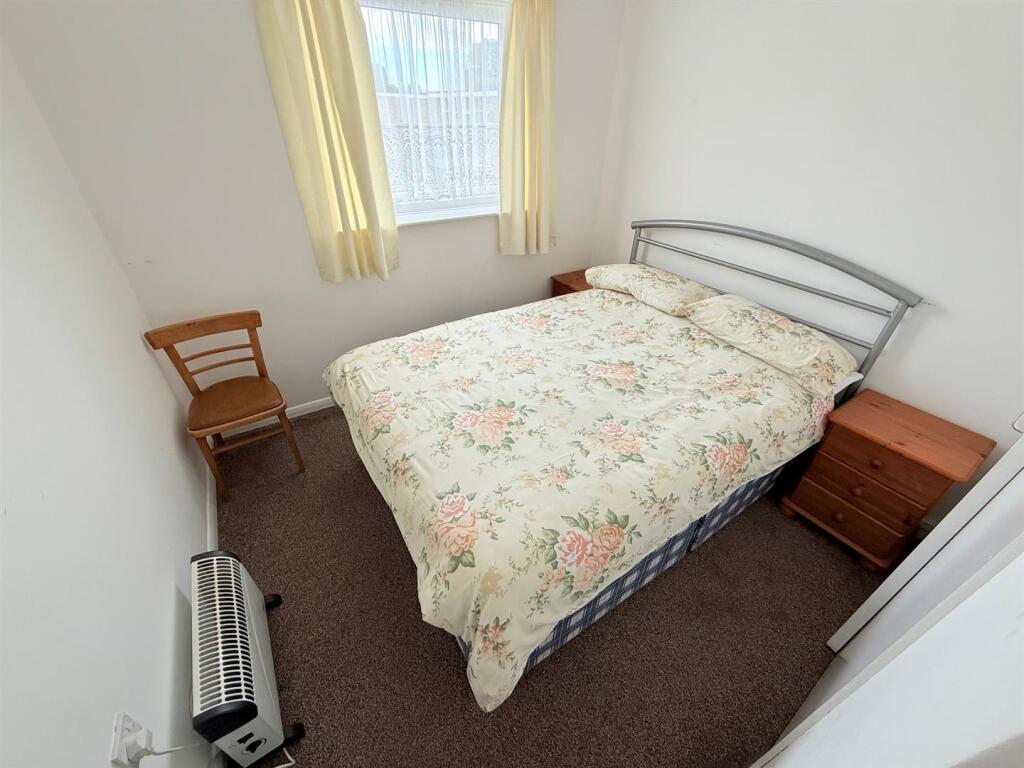 House in Great Yarmouth, Newport, Hemsby - View 3