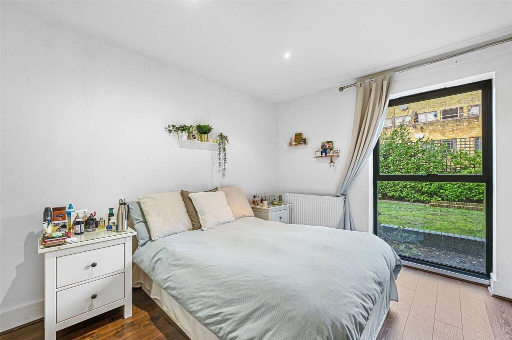 Apartment in London - More