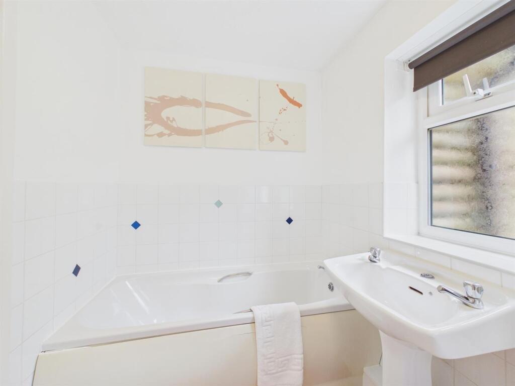 House in Exeter - View 4