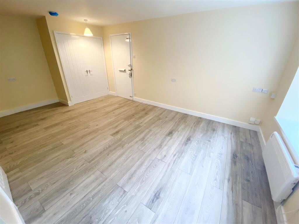 Conway Close, Houghton Regis, Dunstable – pohled 2