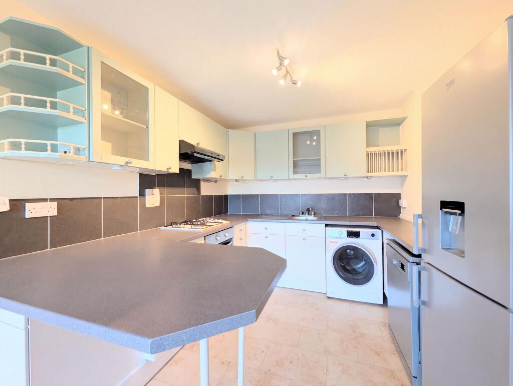 Apartment in Redhill - View 2