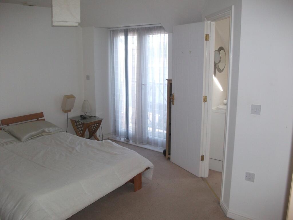 Apartment in Southampton - View 5