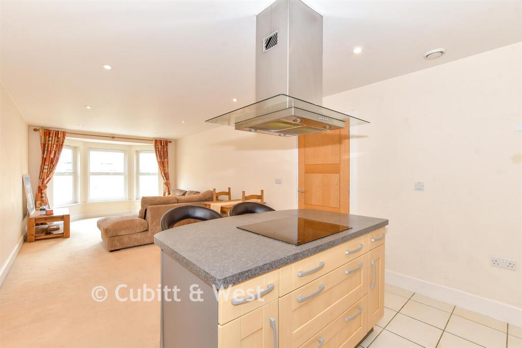 Apartment in Chichester - View 2