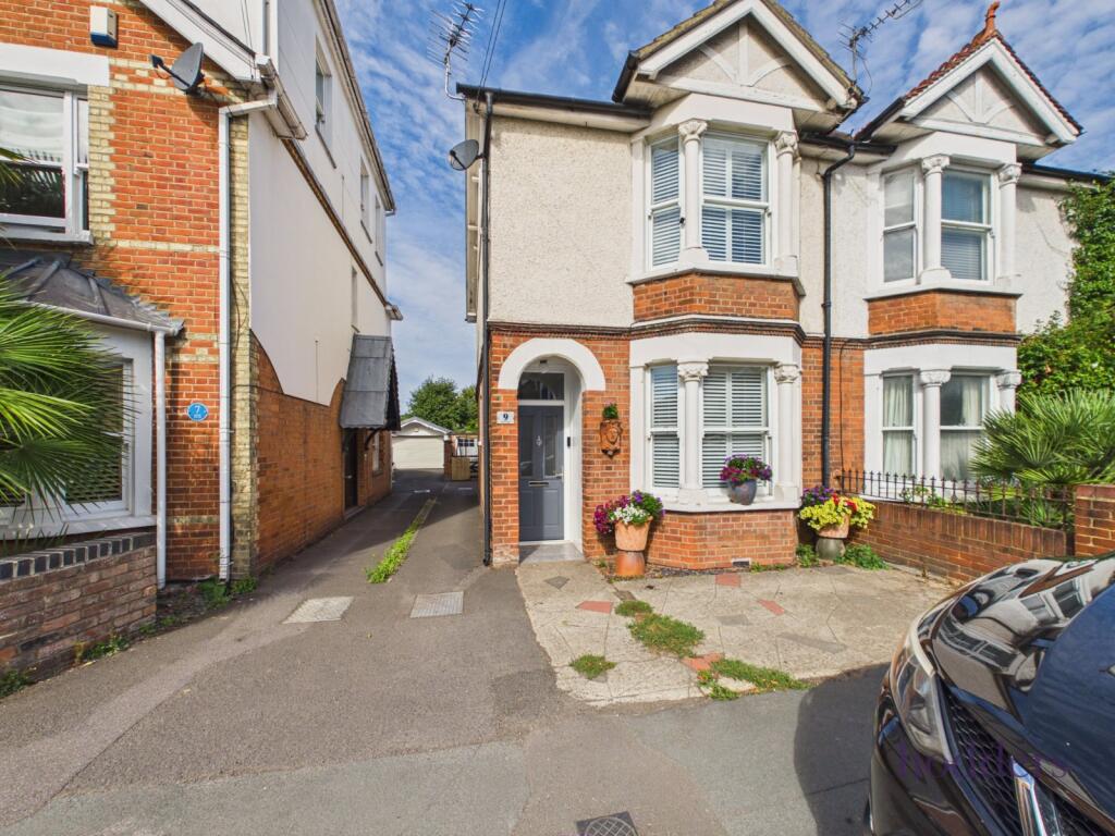 Main image of property: Chertsey, Surrey, KT16