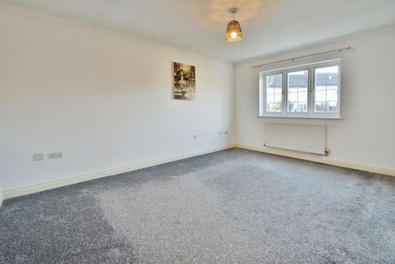 Acanthus Court, Cirencester, Gloucestershire photo 2