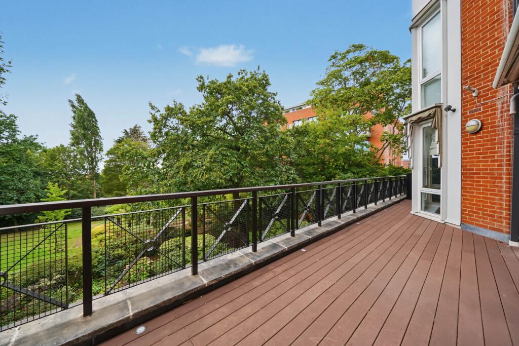 Apartment in London - View 3