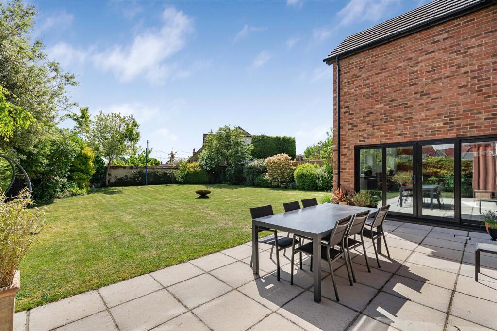 Wykeham Way, Haddenham, Buckinghamshire, HP17 photo 3