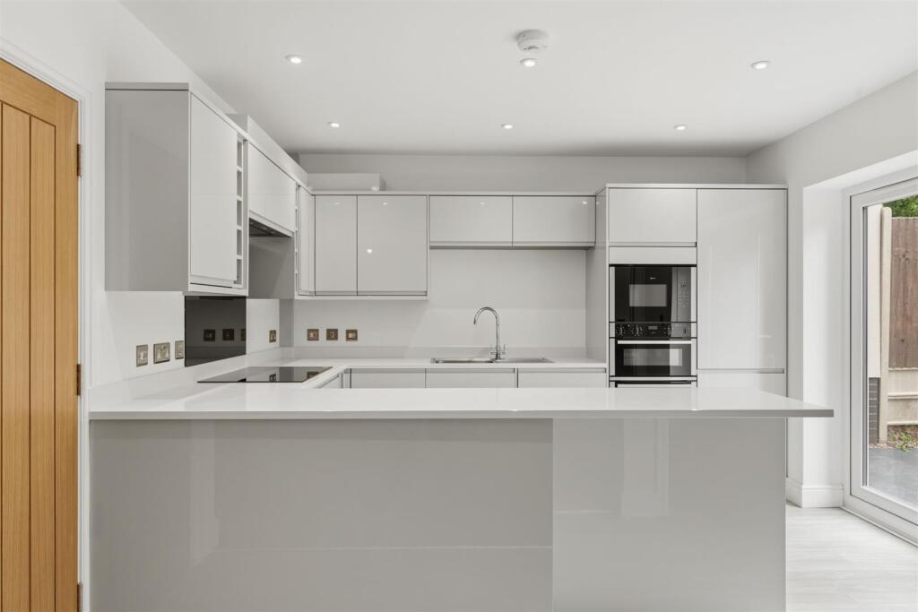 NN16 - Neale Avenue, Kettering - View 5