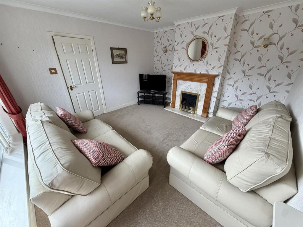 House in Wakefield - View 5