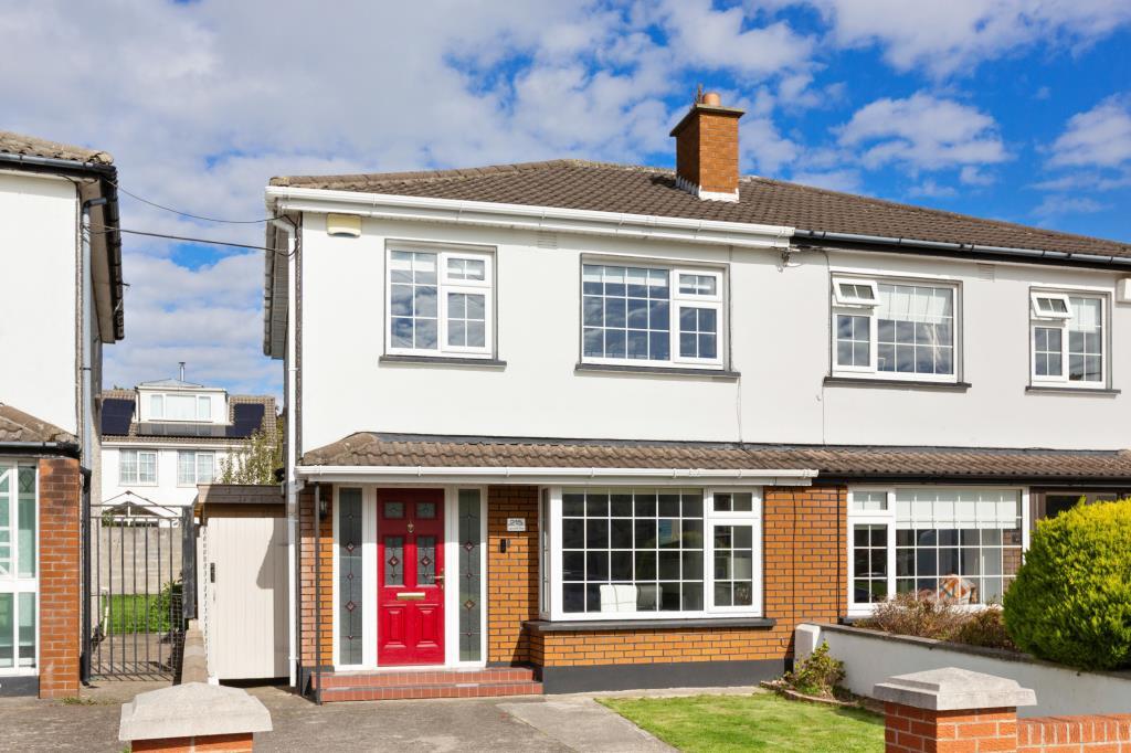 Main image of property: 215 Glenvara Park, Knocklyon, Dublin 16, D16 TY82