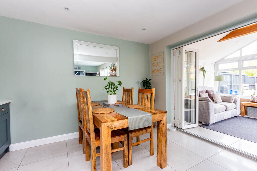 House in Rushden, North Northamptonshire - More