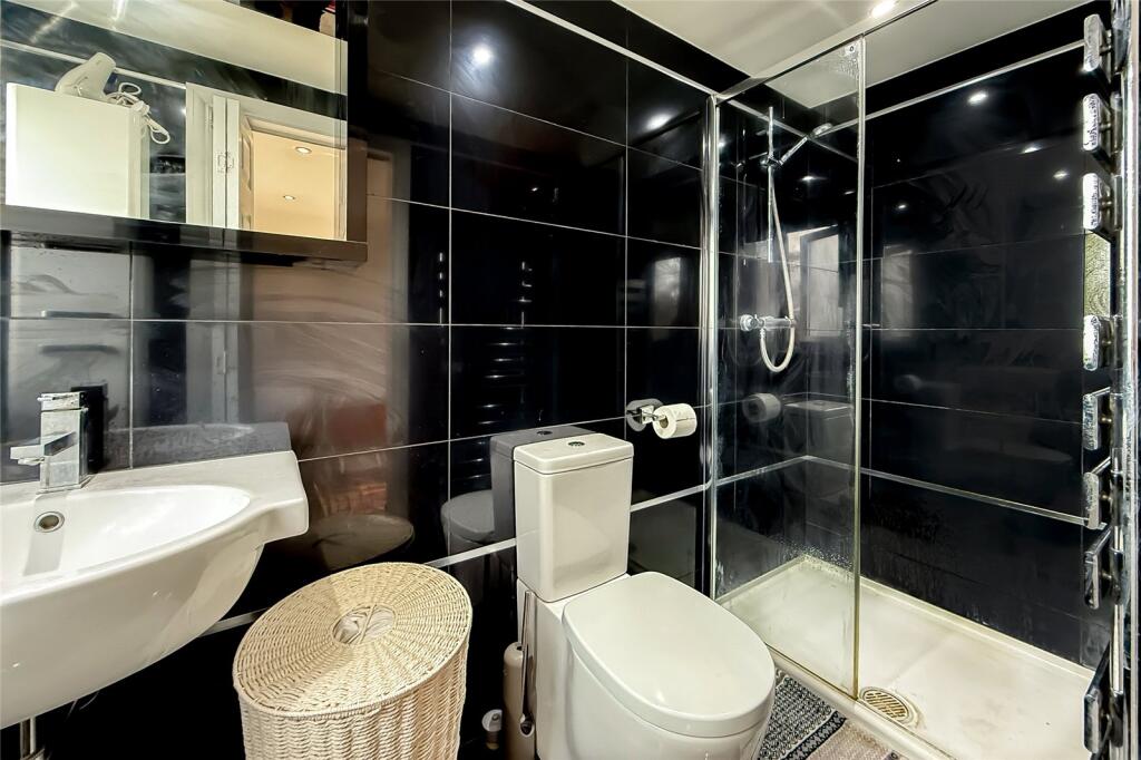 Additional image 10 of Wynchlands Crescent, St. Albans, Hertfordshire, AL4