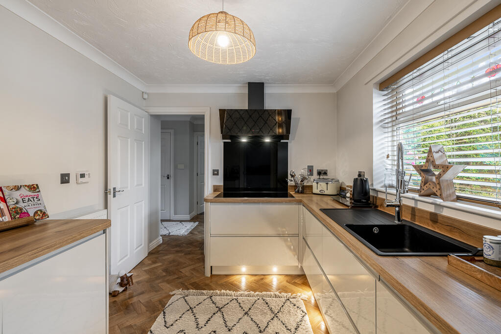 House in Boston, Leverton CP - More