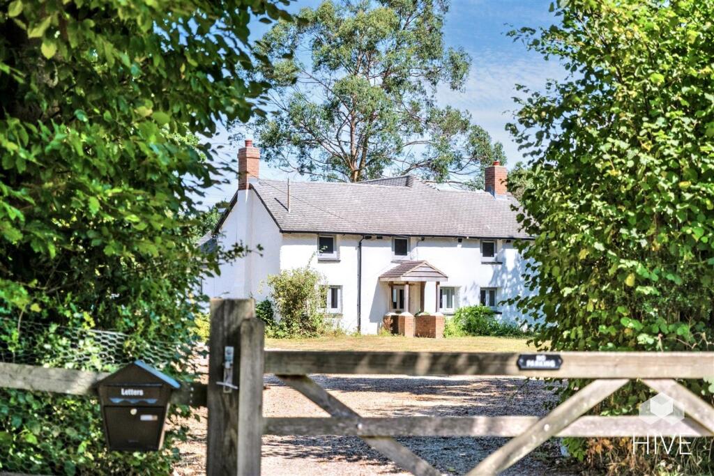 Verwood Road, Three Legged Cross