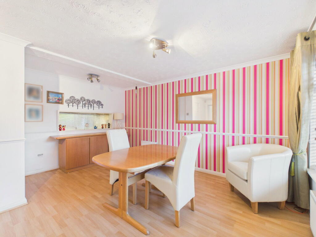 House in Redhill - View 5