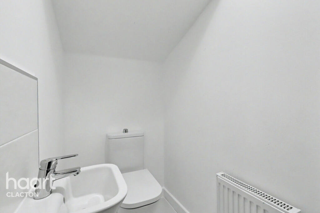 House in Clacton-on-Sea - View 4