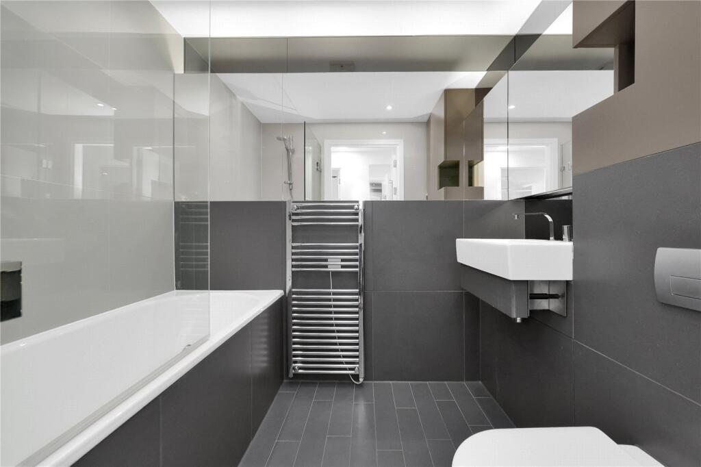Apartment in London - View 5