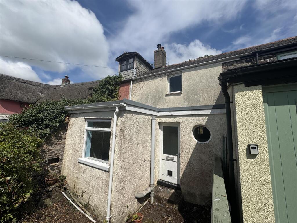 2-bed house on Chulmleigh, £100,000