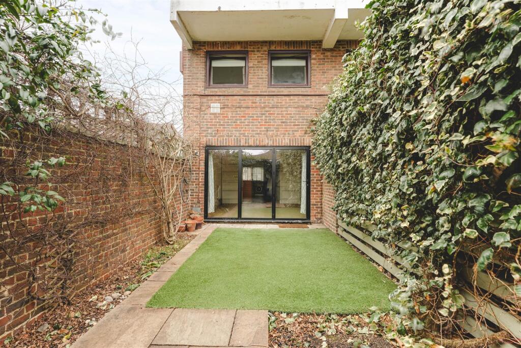 Apartment in London, East Wick, Hackney Wick - View 2