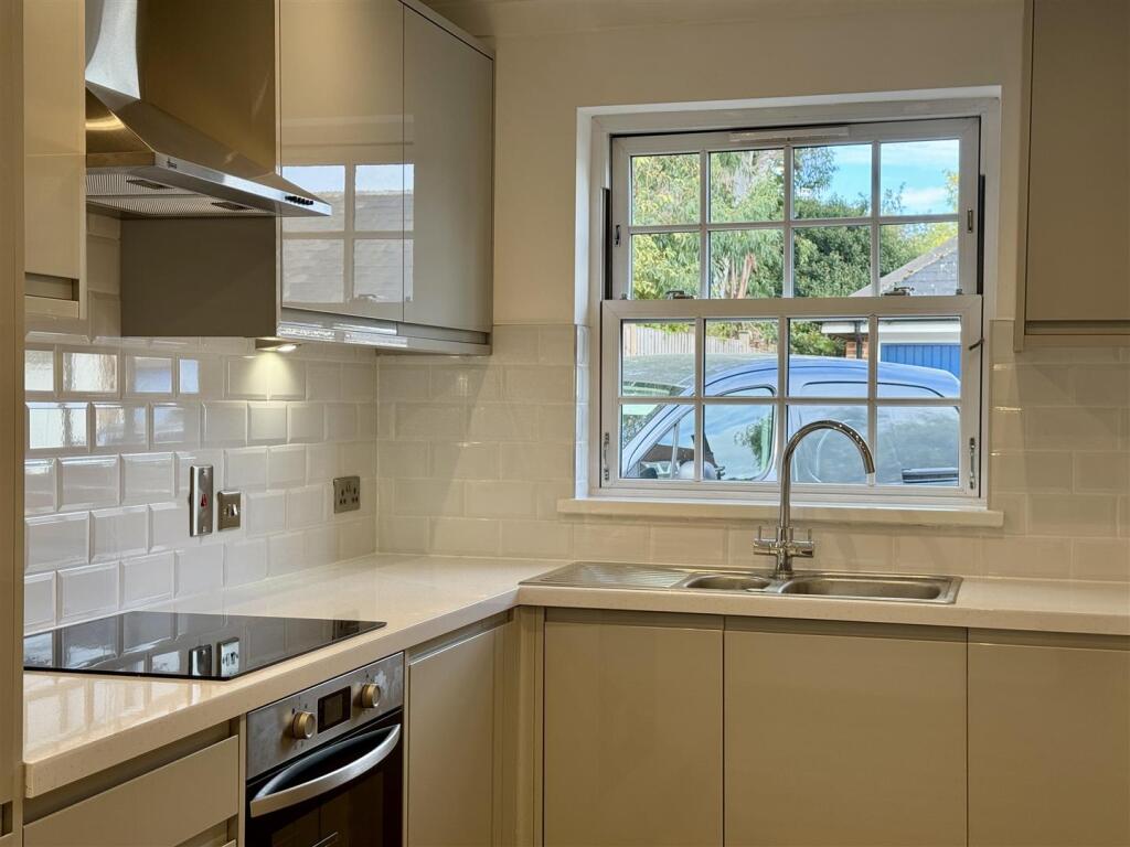 House in Redhill - View 2