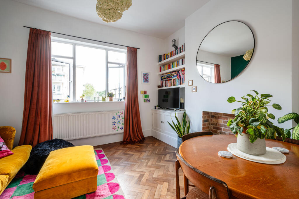Apartment in London - View 3