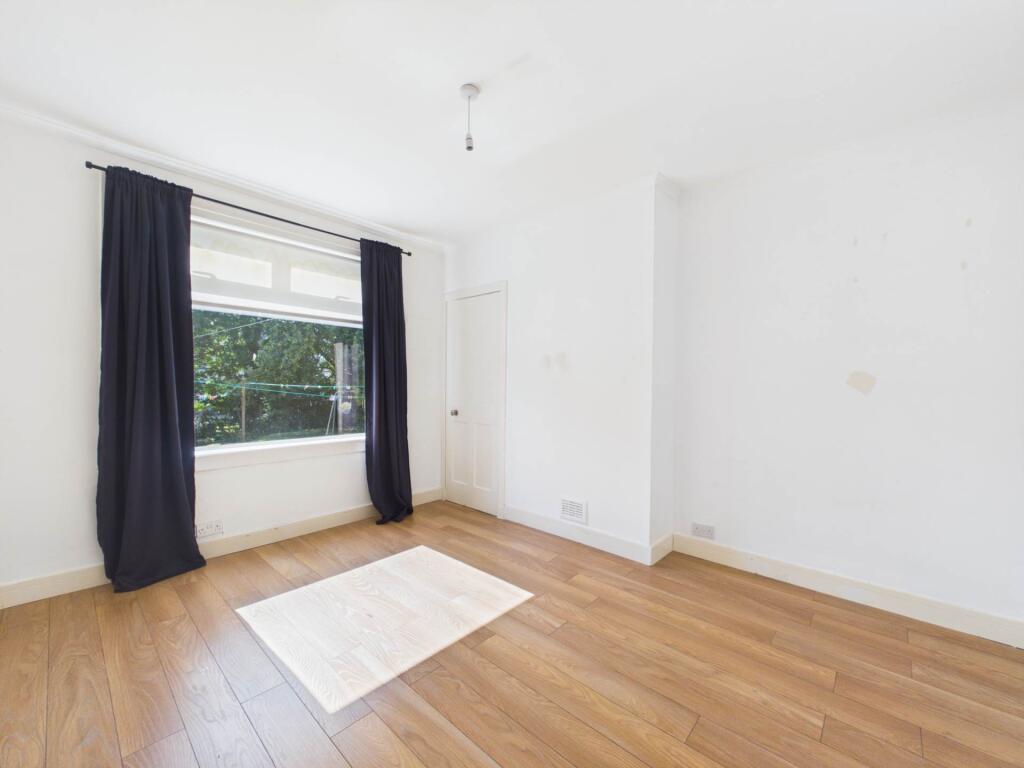 Apartment in Glasgow, East Renfrewshire - More