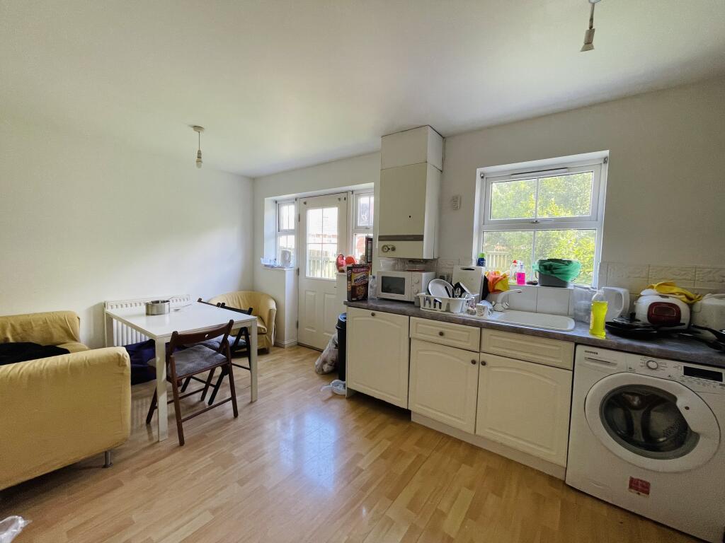 5 bedroom house for rent