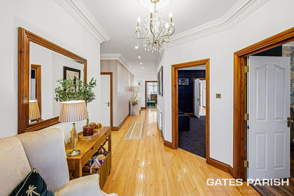 House in Romford - More