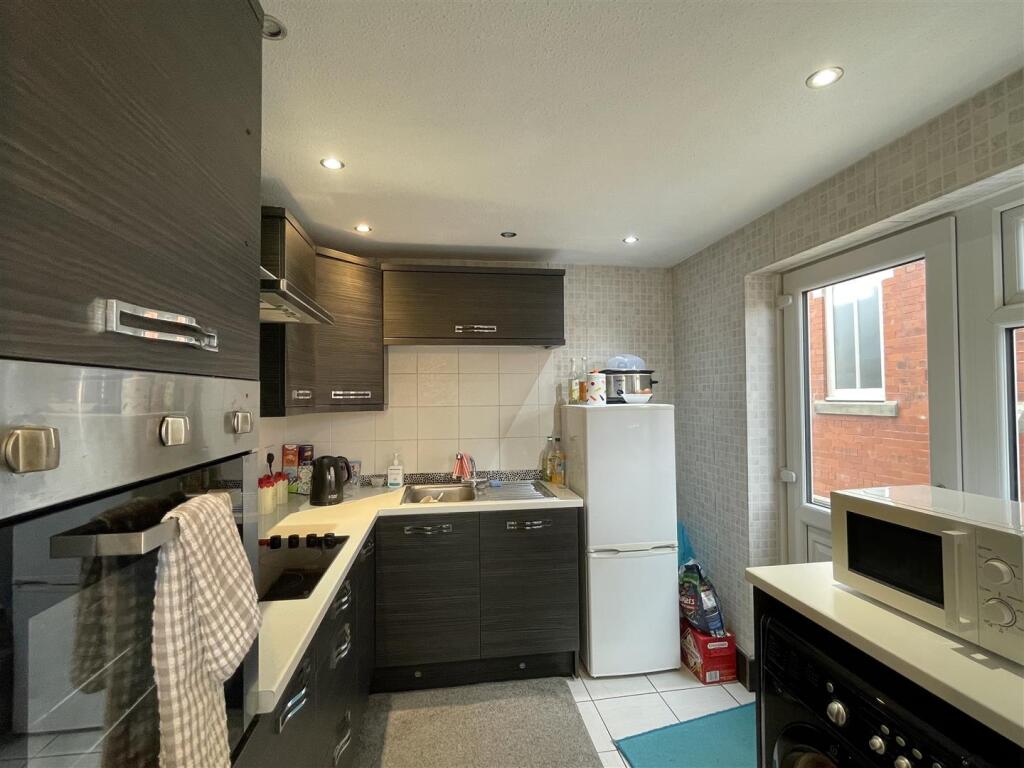 Newton Crescent, Leeming, Northallerton photo 2