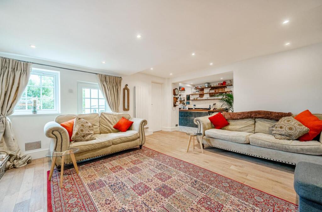 Birch Road, Ellesmere. photo 3
