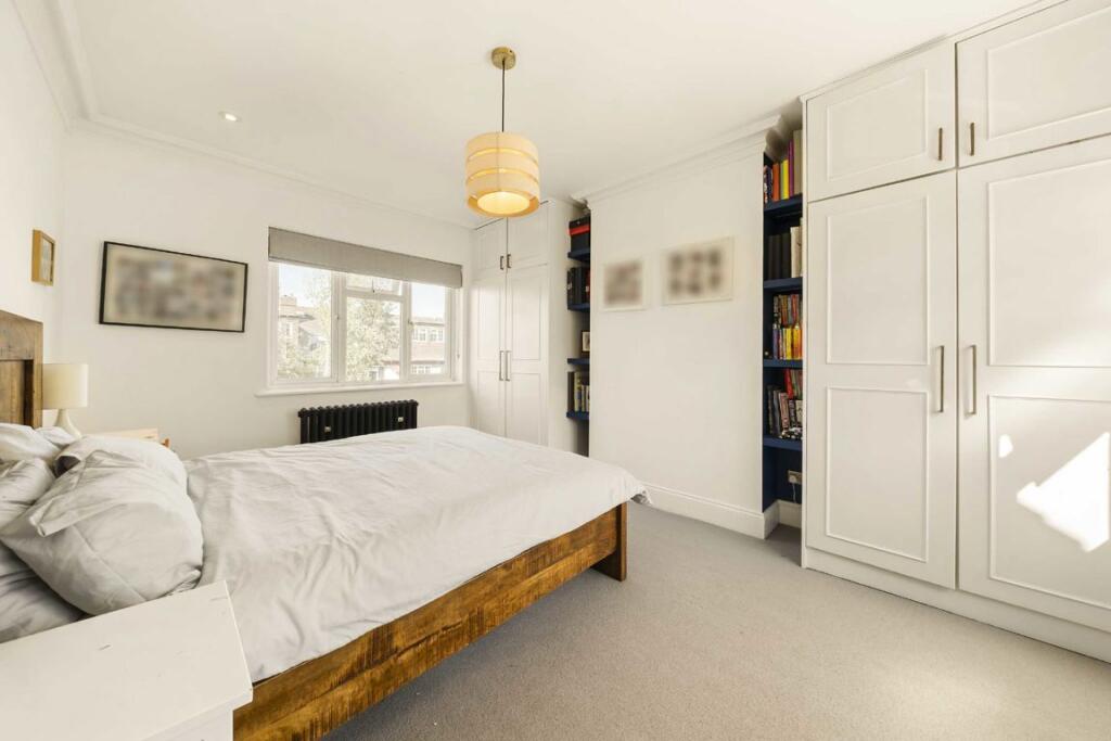 House in London - View 5