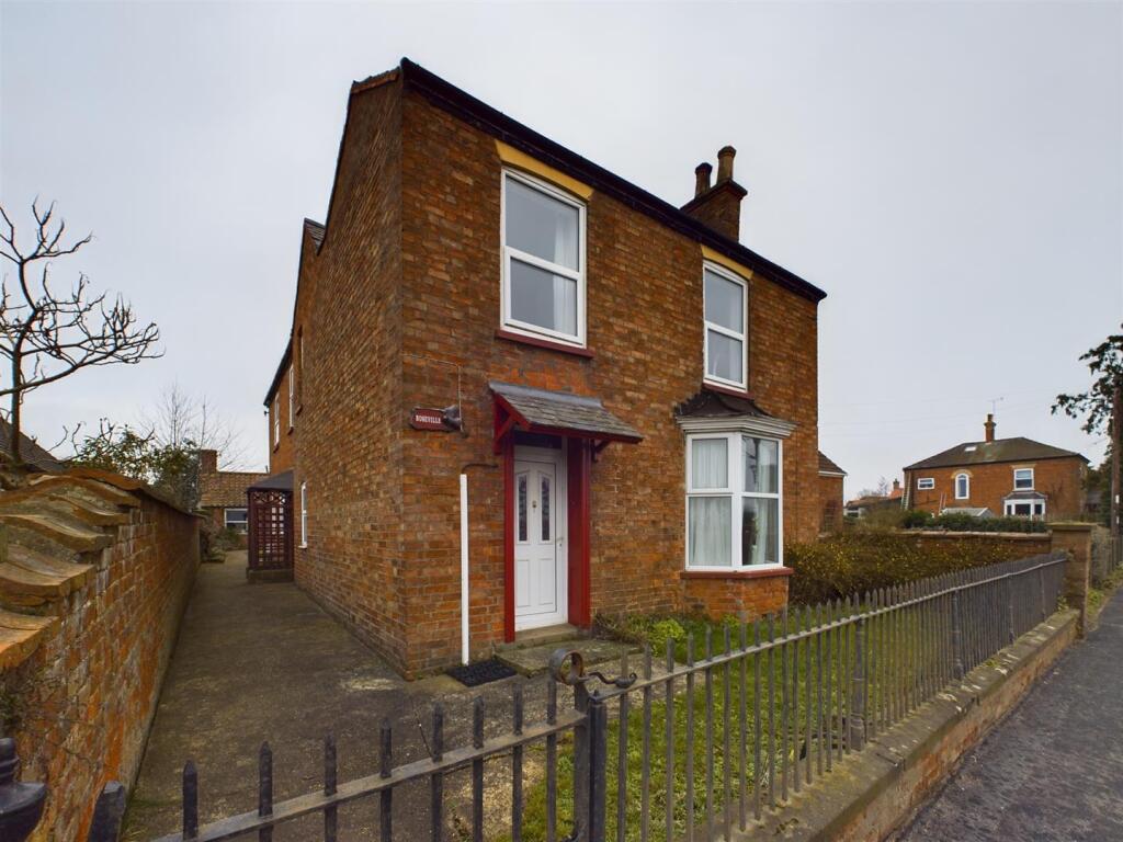 5-bed detached on Roseville, Main Street, Marehem le Fen, £285,000