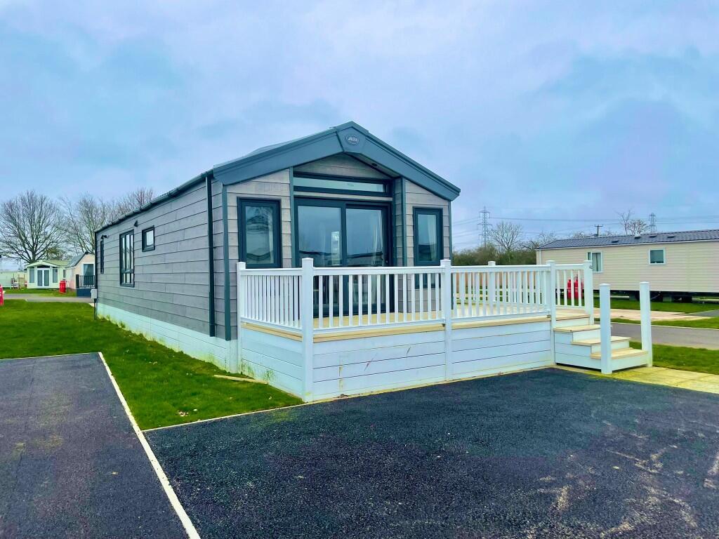 2-bed caravan on Westwood Lodge, Manor House Holiday Park, Church Laneham, Nottinghamshire, £110,000