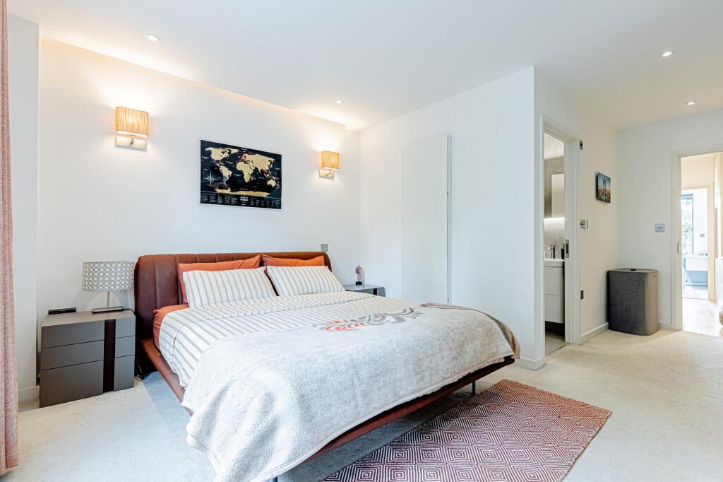 Apartment in London - View 3