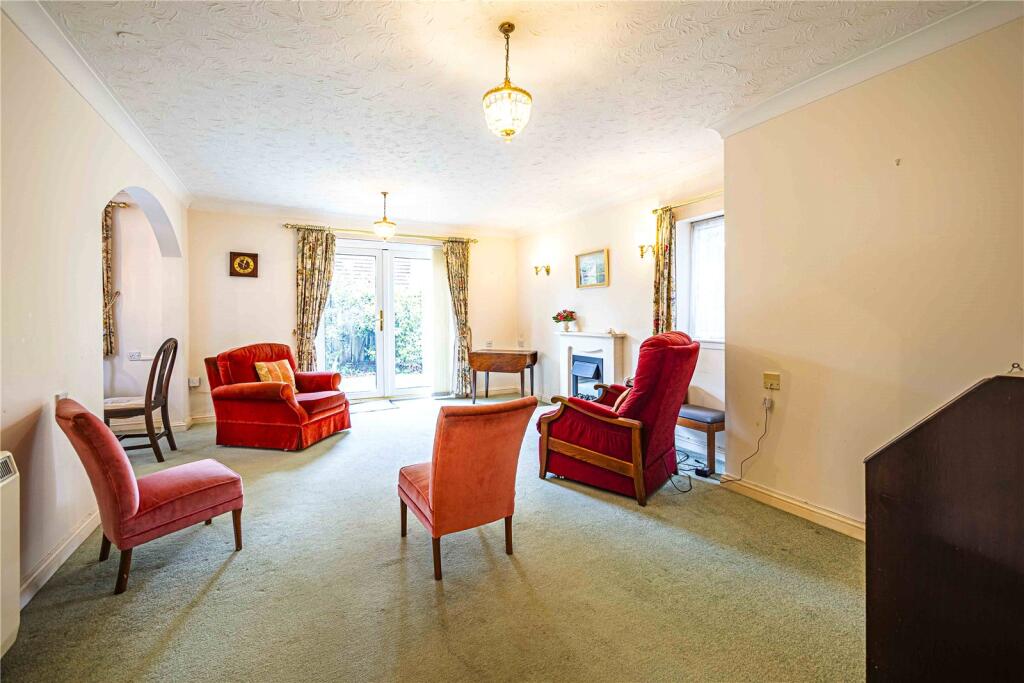 Apartment in Watford - View 5