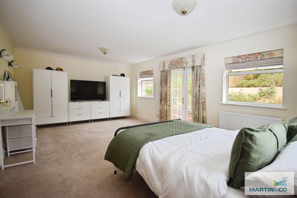 69 Twatling Road, Barnt Green, B45 8HS photo 4